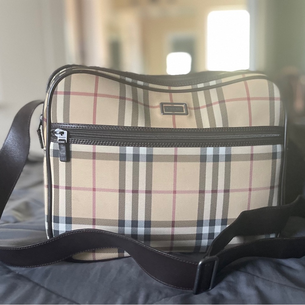 Burberry sling bag